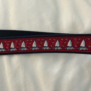 Vineyard vines belt sailboats red and blue